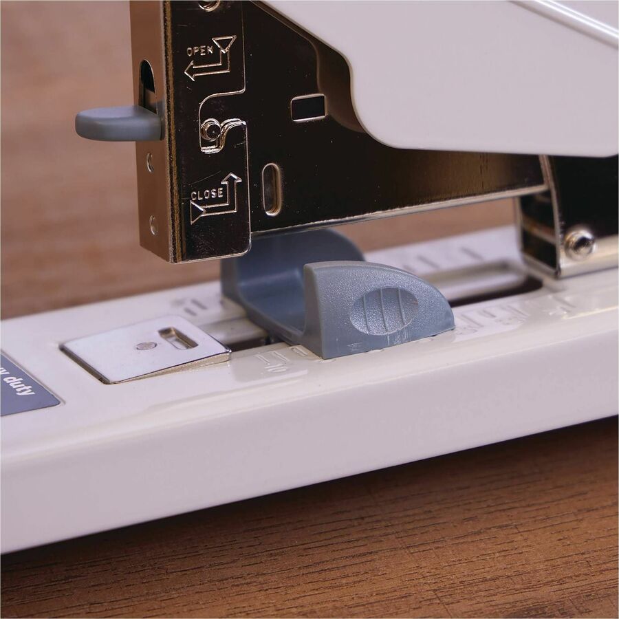 Swingline Heavy-Duty Stapler