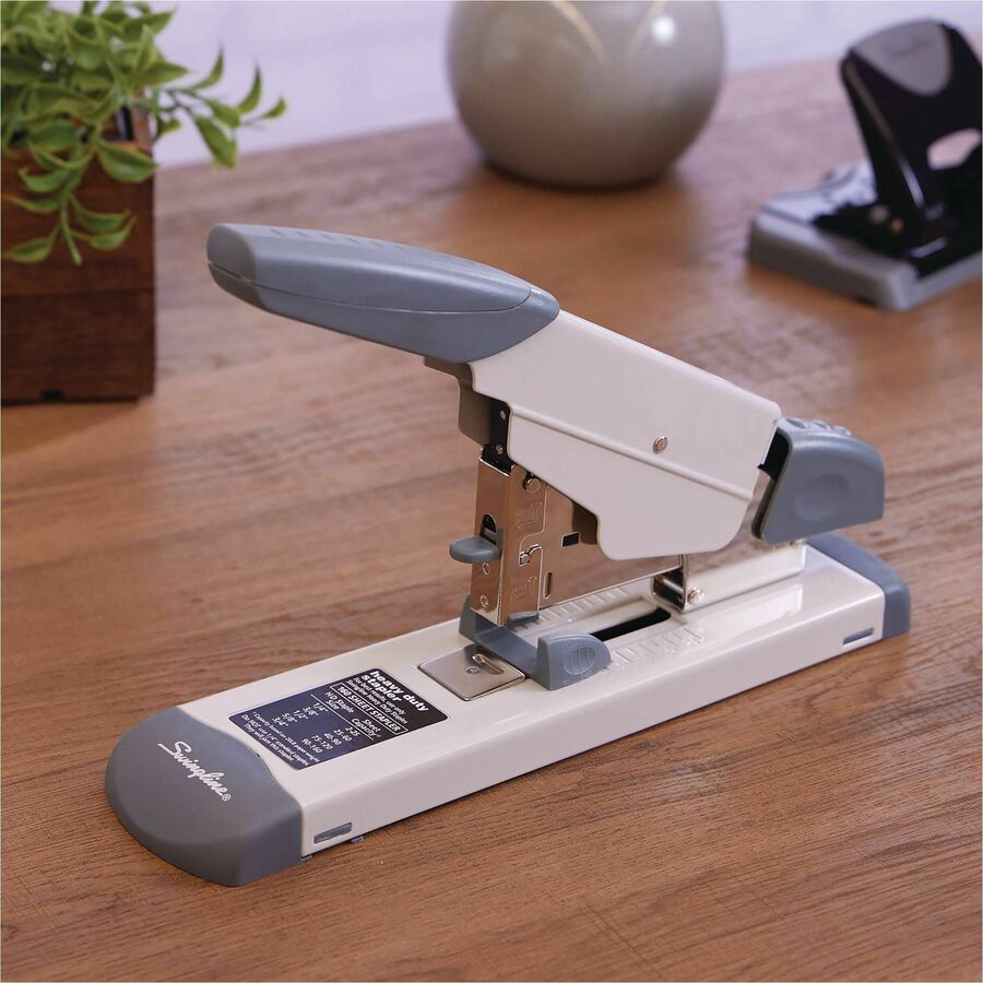 Swingline Heavy-Duty Stapler