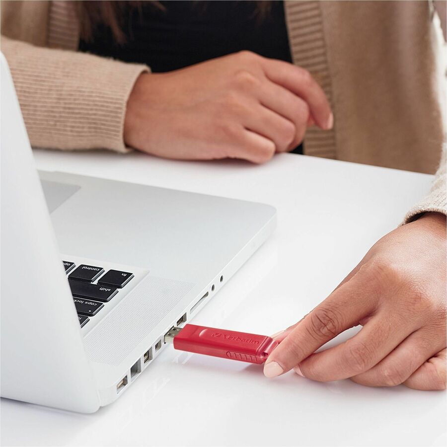 Verbatim 128GB Store 'n' Go USB Flash Drive - Red