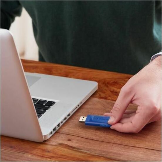 Verbatim 128GB USB Flash Drive - Blue