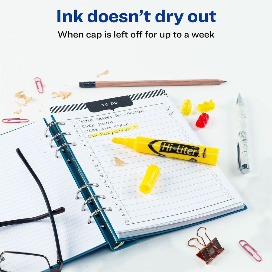 Avery® Desk Style Highlighters